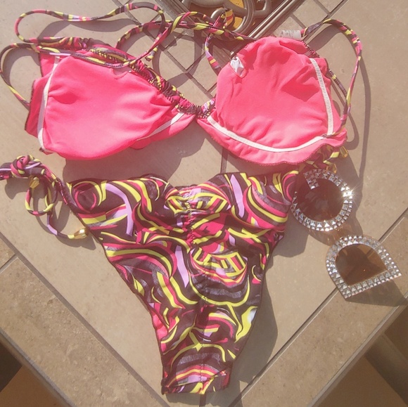 Colorful fun in the sun bikini! - Picture 3 of 3